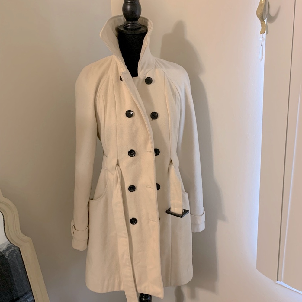 EC Collection 94107 
Women’s Small 
Cream 
Wool blend
Peacoat
Great Condition!